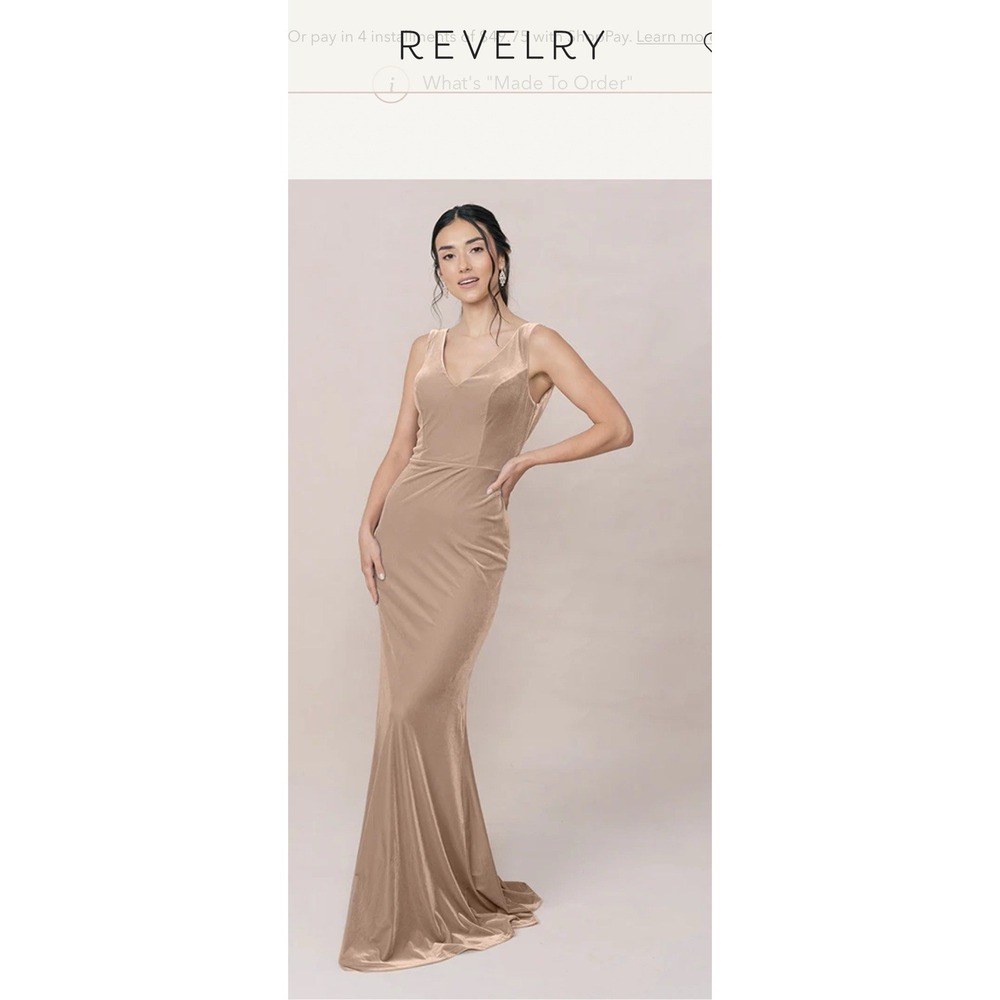 Revelry Bridesmaids Dress Maxi Dakota in Champagne 602 Velvet Size 4‎